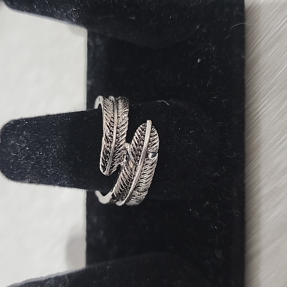 Idyllwild Silvertone Feather Ring - Picture 3 of 6